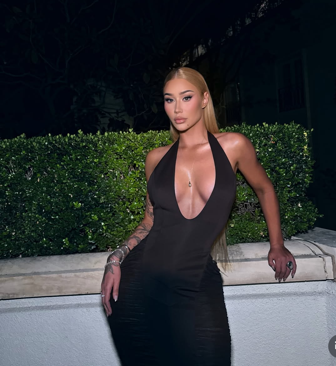 Xop 5 Looks Of January Cardi B In A Burgundy Patent Rowen Rose Look Elton John In A Lime Green Set Teyana Taylor In Schiaparelli More Fea