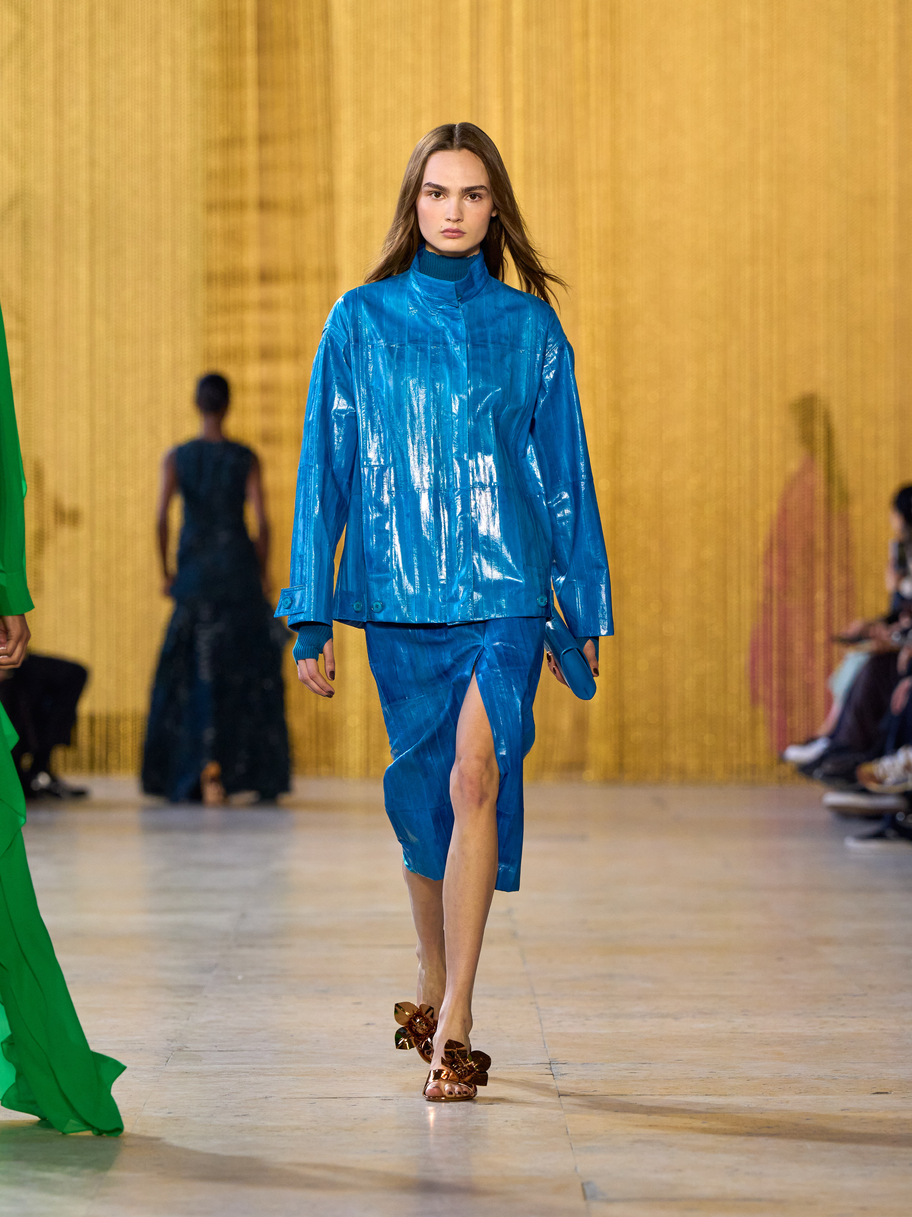 Akris 01 ROS Front FW26 3x4 038