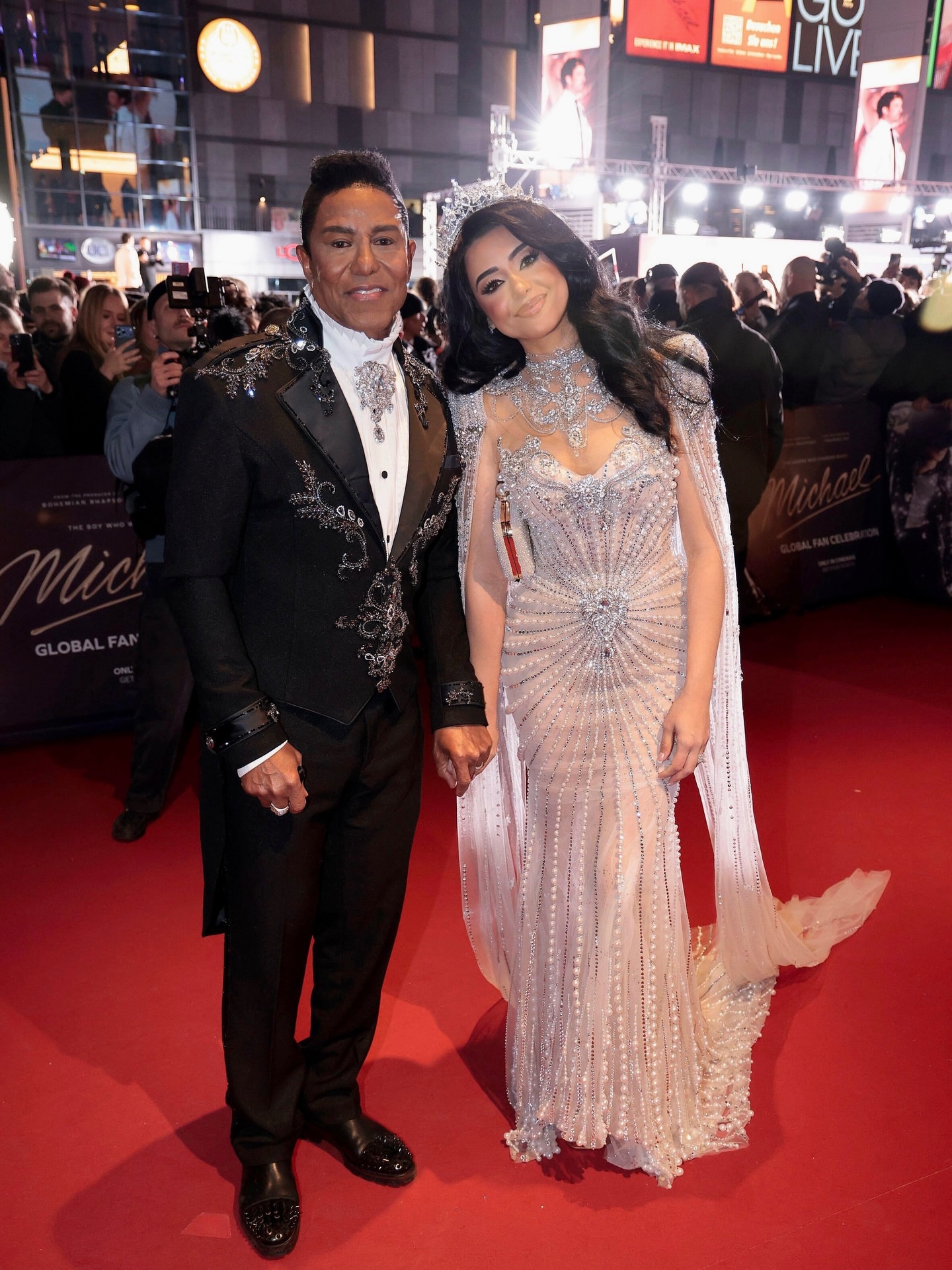 0 Nia Long Wears Alex Perry Black Velvet Gown To The Michael Movie World Premiere Jermaine Jackson Prince Blanket And More