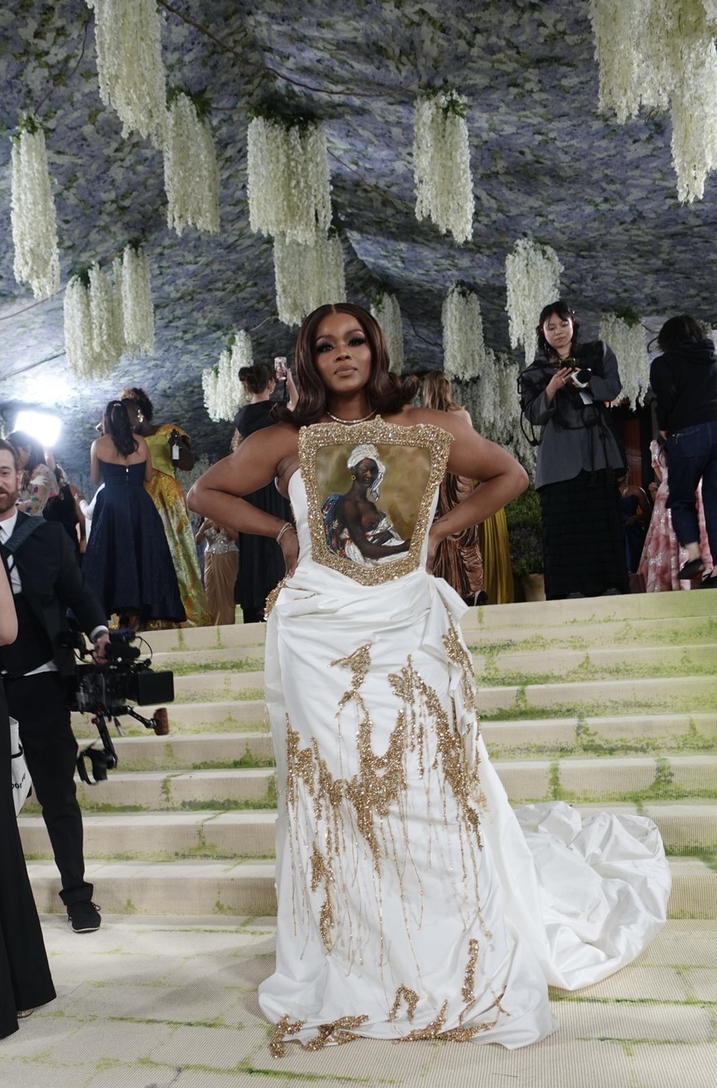 9 Claires Life The 2026 Met Gala Wearing A Khaled Marwan La Madeleine Gown And Jewelry By The Iconic Timepieces