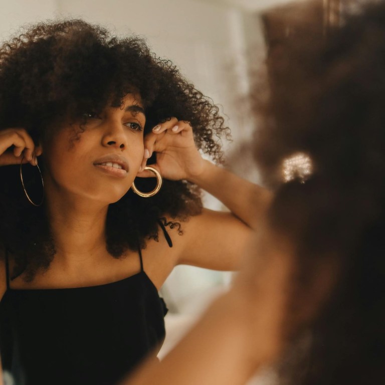 Why Sophisticated Earring Trends are Dominating Modern Celebrity Fashion