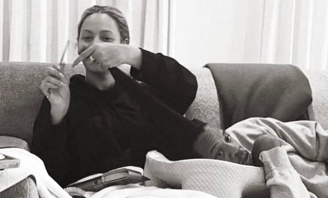 Beyonce Combs Out Jay-Z’s Locs Into an Afro for His Philadelphia Concert in New Viral CECRED Video