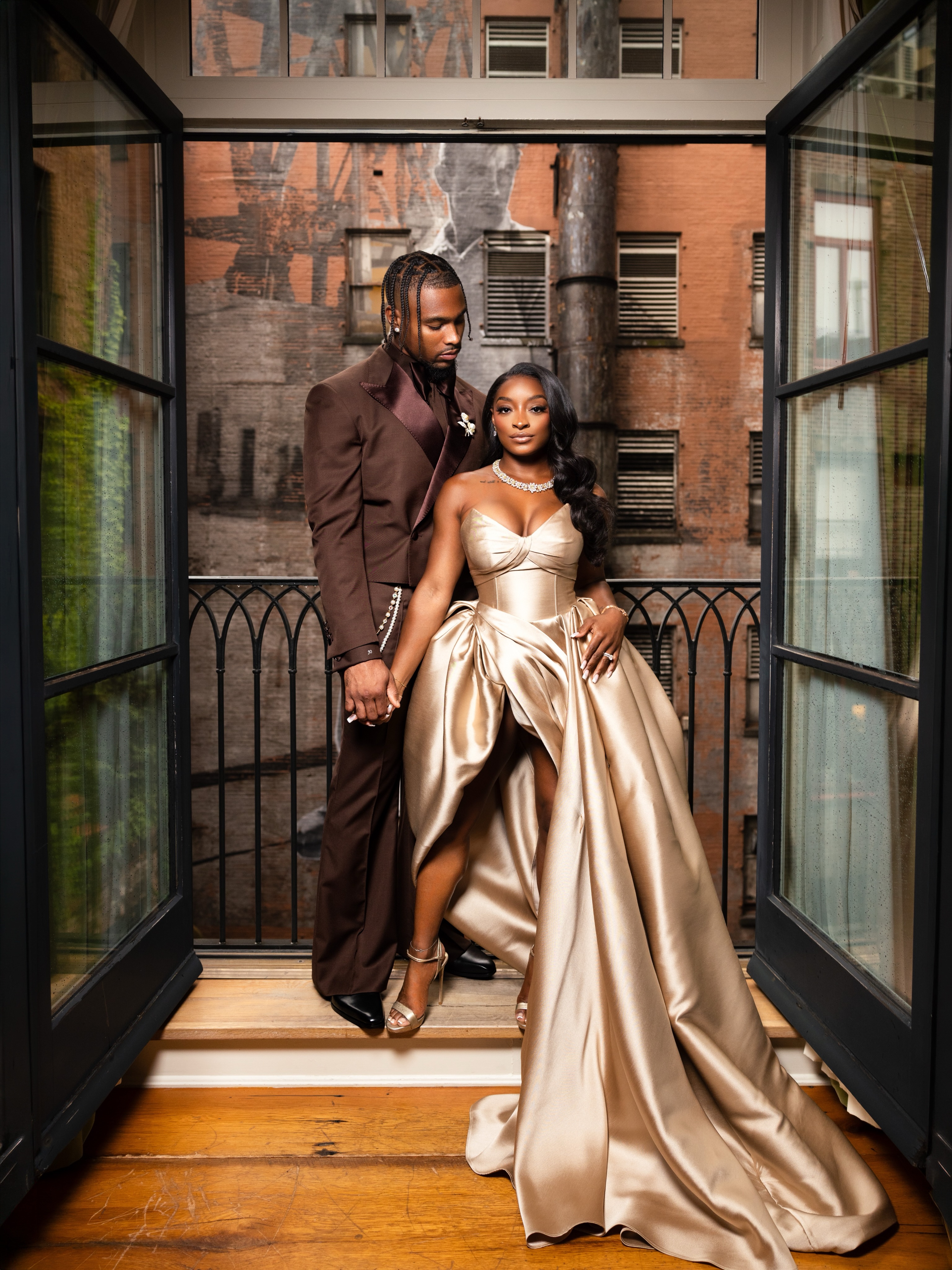 Simone Biles Stuns in Custom Eman Alajlan Gold Gown, Jonathan Owens in Maestro Philippe at 2026 ESPY Awards Simone Biles Stuns in Custom Eman Alajlan Gold Gown, Jonathan Owens in Maestro Philippe at 2026 ESPY Awards