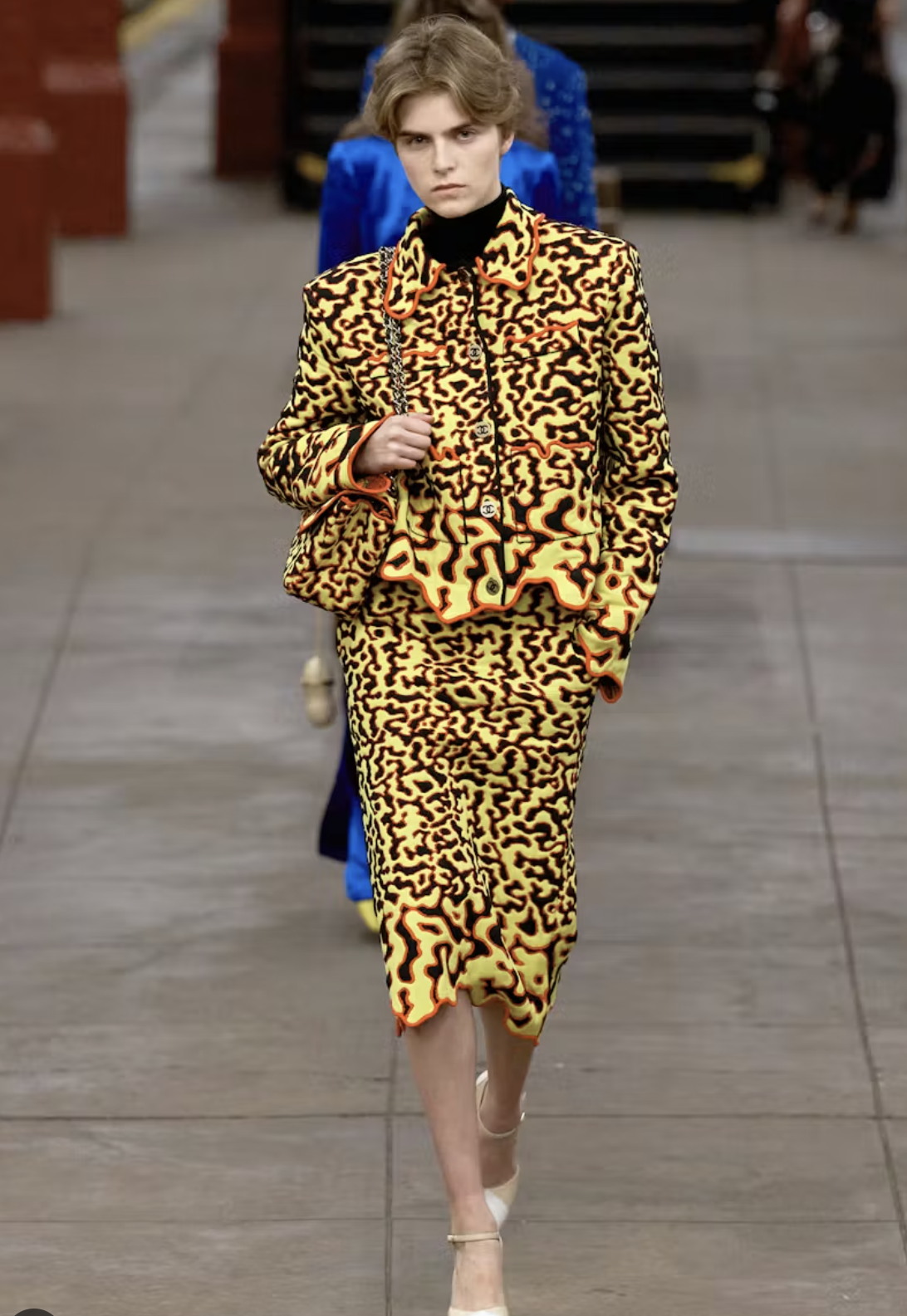 898989 Cardi B Performs With Kehlani In Brooklyn Wearing Chanel Metiers Darts Magma Print Skirt Suit And Bag