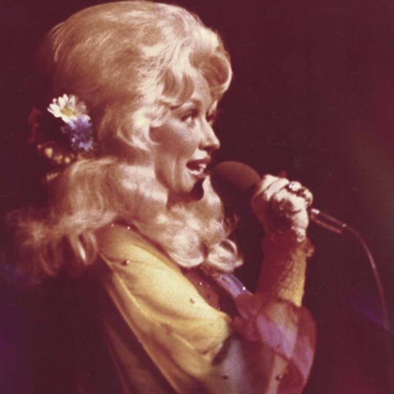 Dolly Parton, Country Music Icon and Rhinestone Style Legend, Dies at 80