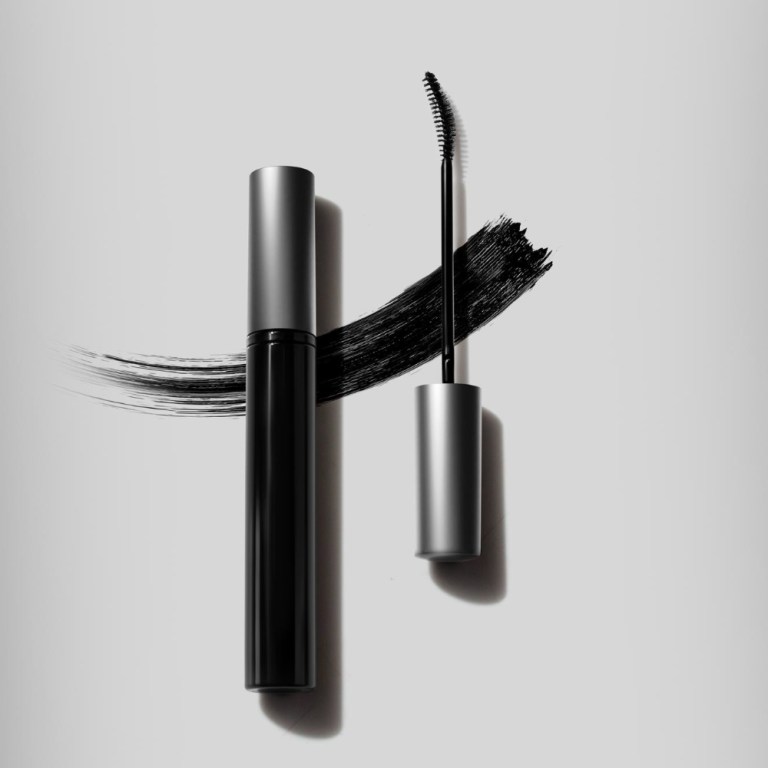 Tubing Mascaras: Performance, Easy Removal, and Next-Generation Eye Makeup Formulas