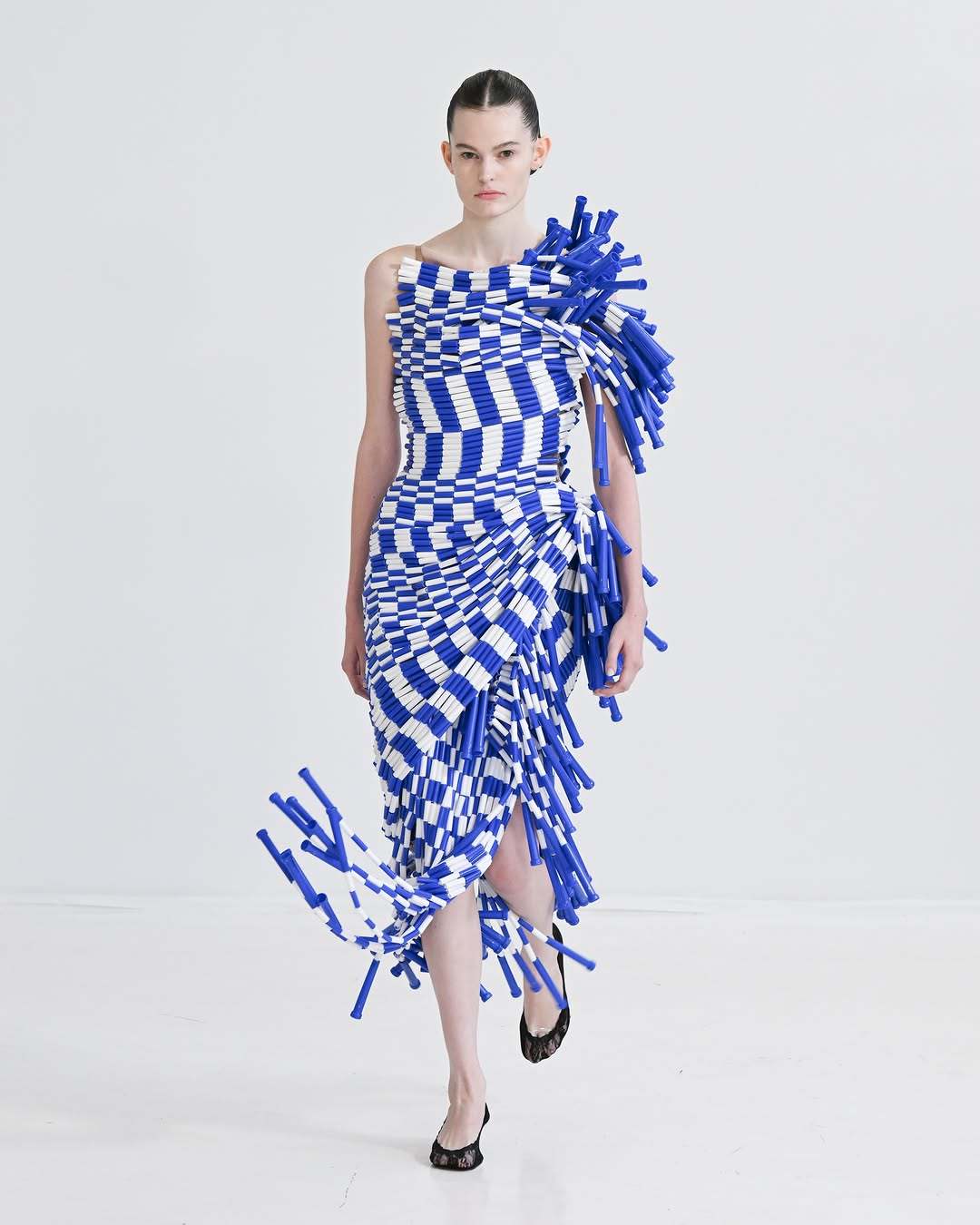 AREA SpringSummer 2027 Runway Review Metallic Drama Takes Over NYFW Image 1789656720 1