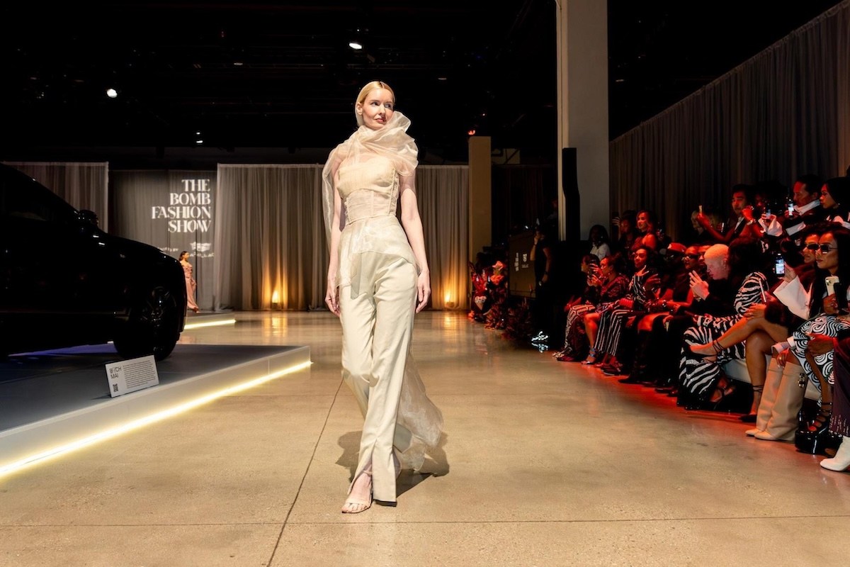 19 1930 Cadillac TheBombFashionShow Hadji 15201